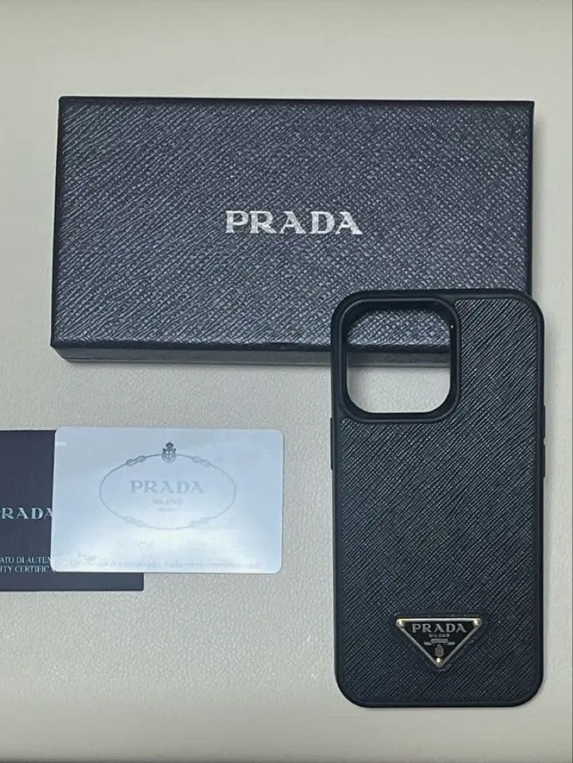 PRADA iPhone13pro用ケース