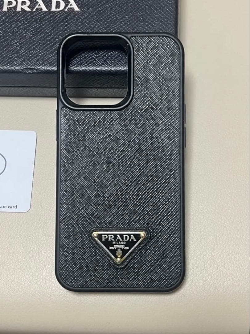 PRADA iPhone13pro用ケース