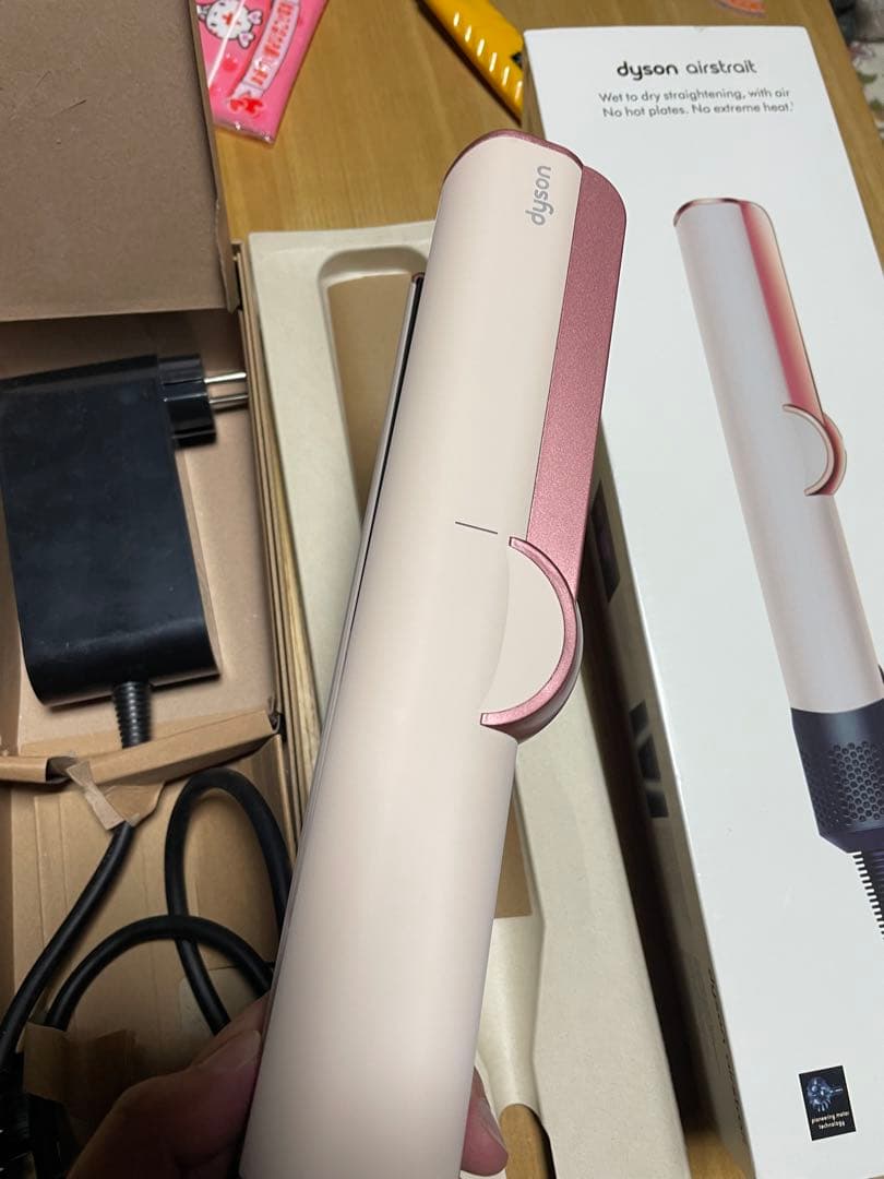 中国　韓国　ヨーロッパ　Dyson ドライヤー　ht01 ストレイトナー