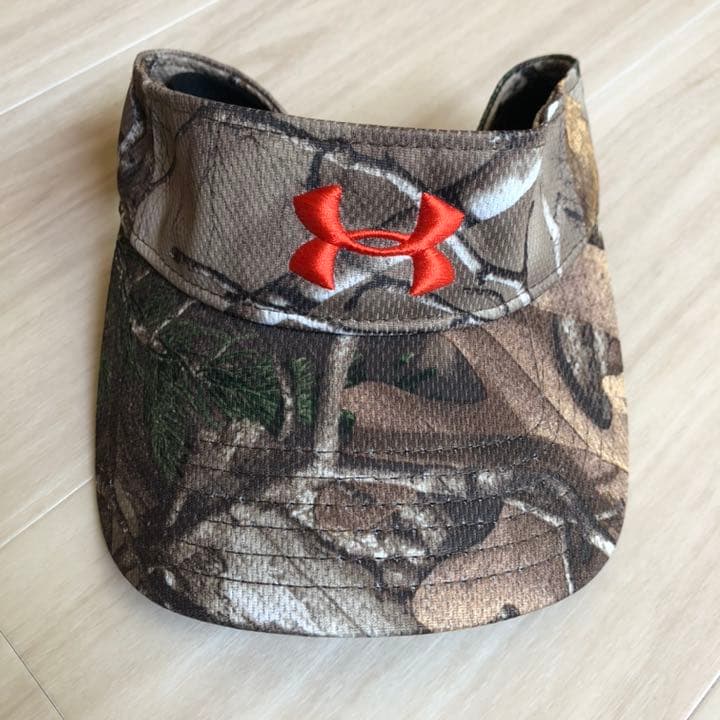 レア⭐︎アンダーアーマー　サンバイザー　リアルツリー