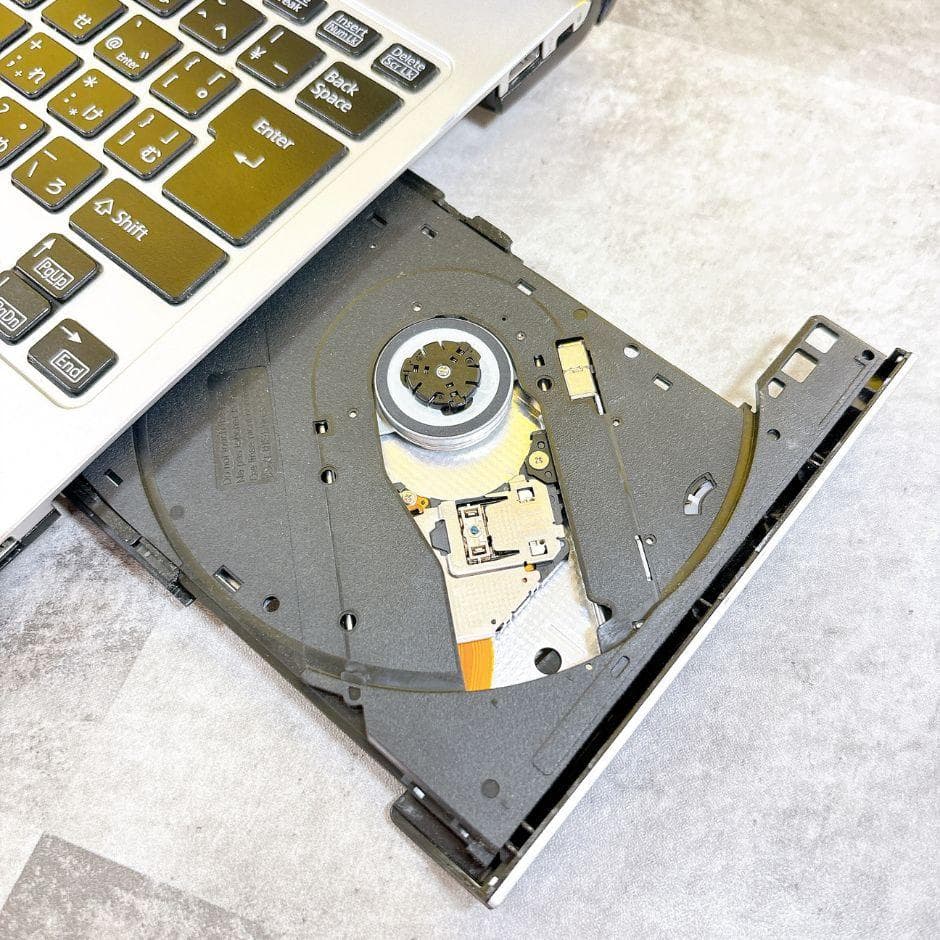 小型軽量❣Coreｉ5＆SSD搭載で快適✨カメラ付き フルHD 薄型 Win11