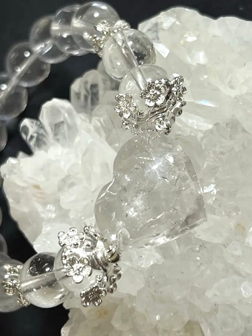 さかい‼️ハートの水入水晶とホワイトトパーズのブレスレット