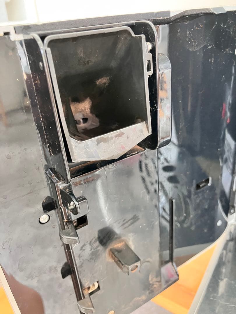 DeLonghi Magnifica 全自動コーヒーマシン