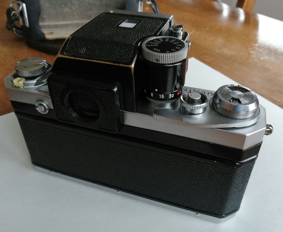 Nikon F 一眼レフ　フィルムカメラ　レンズ付き