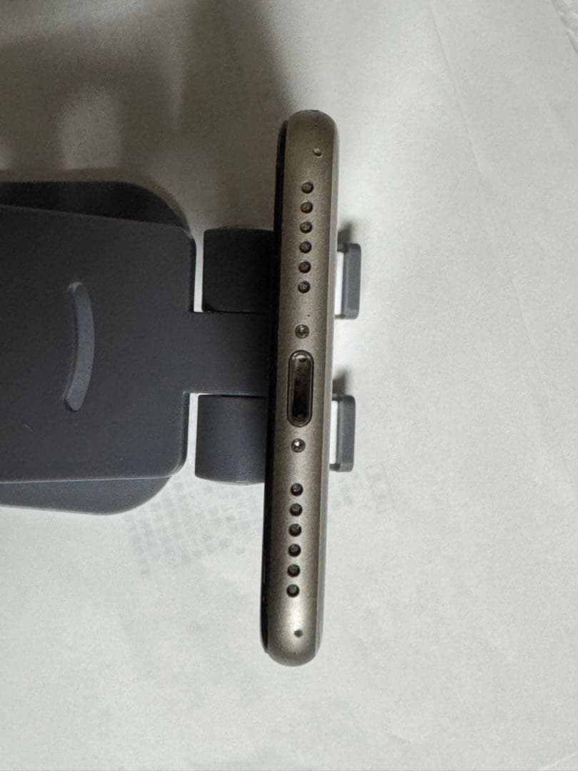 iPhone SE 第3世代 64GB スタートライトSIMフリー