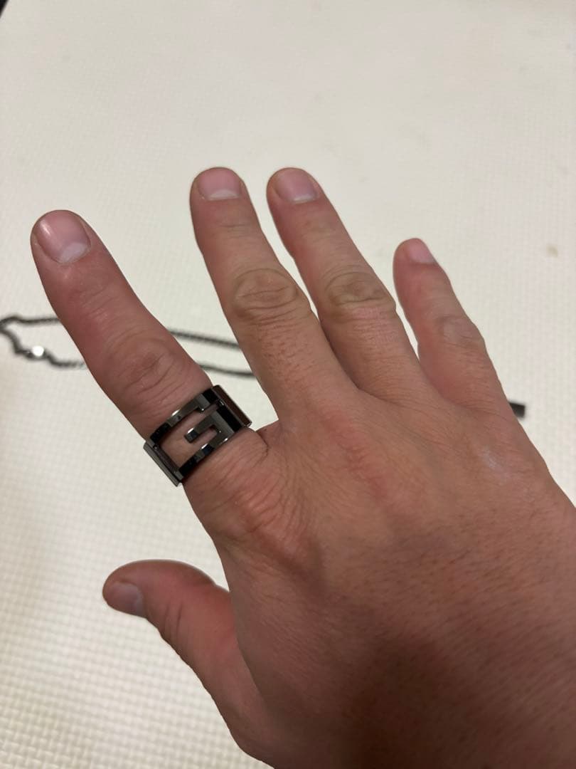 GUCCI ブラック金属製ネックレス・ブレスレット・リングセット