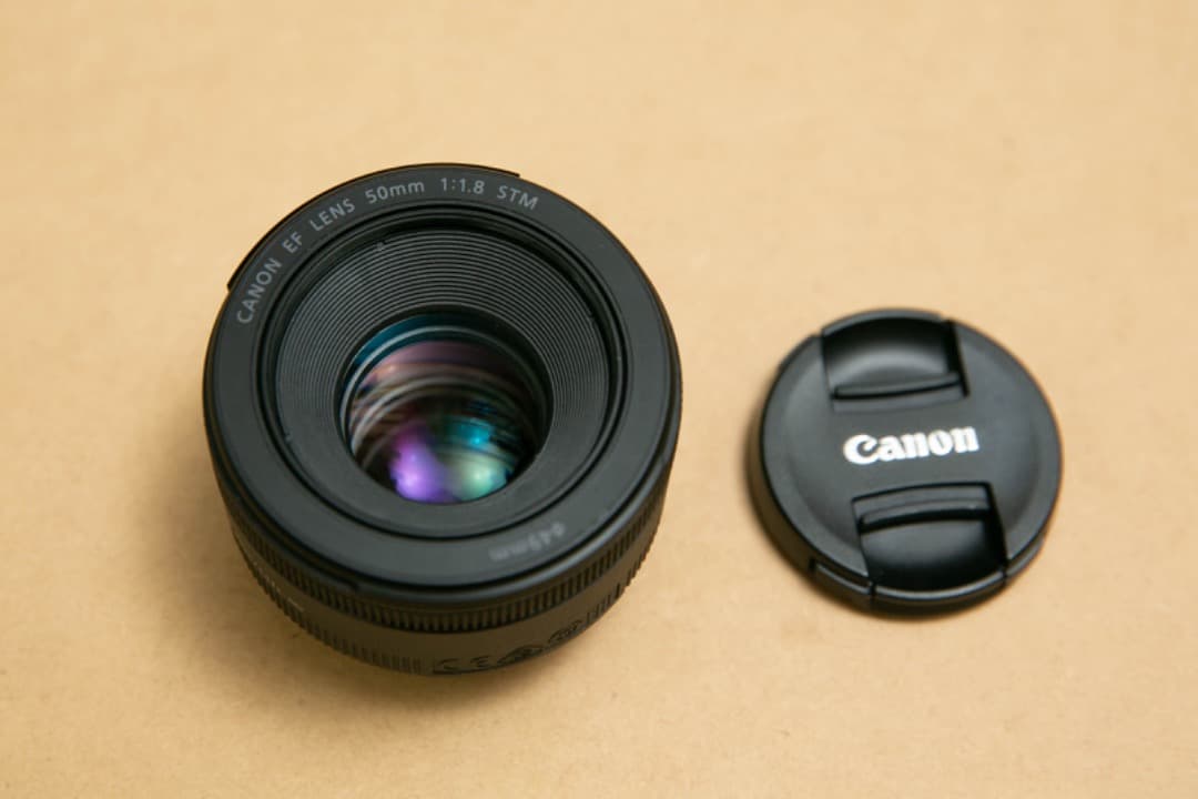 Canon EF 50mmF1.8 STM 純正フード付き
