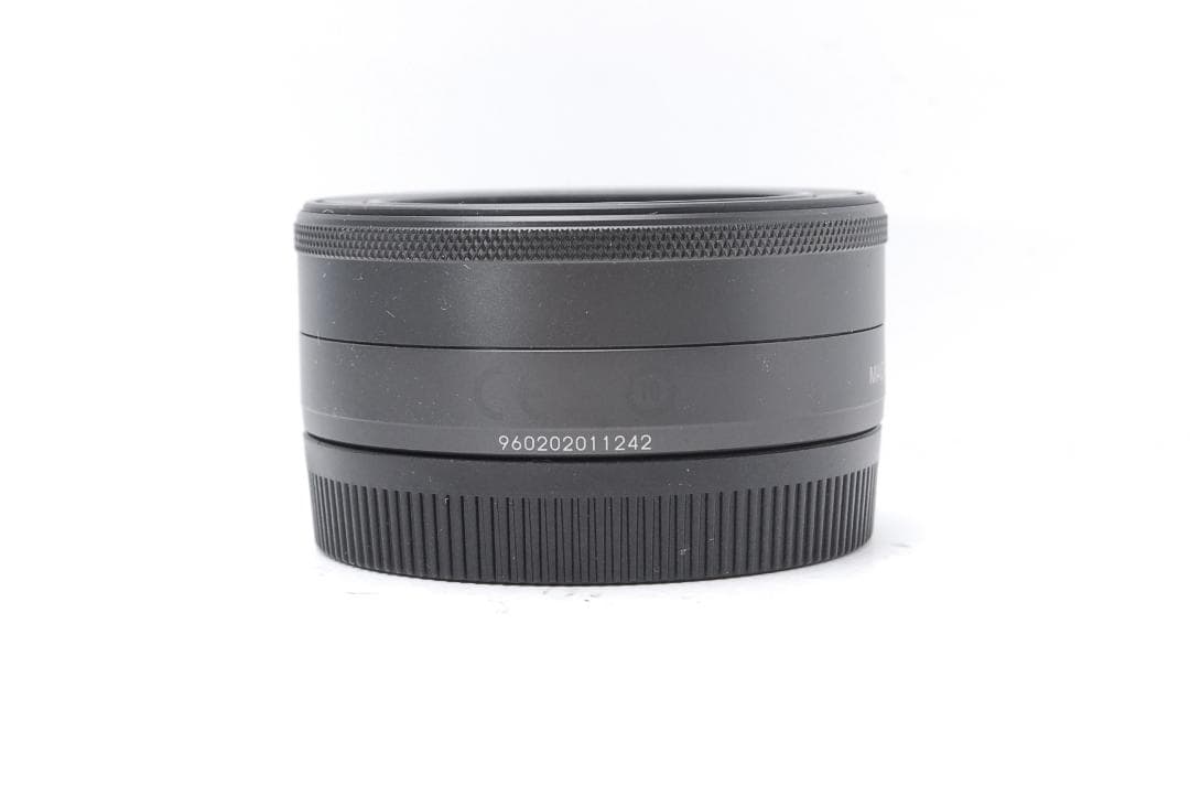 【極美品】明るくてぼけが綺麗な単焦点レンズ　Canon EF-M 22mm F2