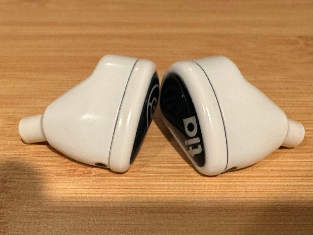 64 AUDIO FOURTÉ BLANC