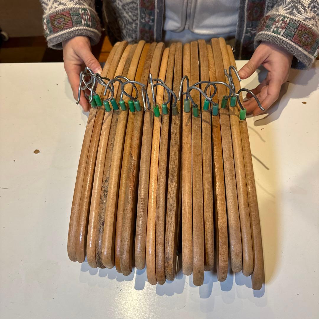 ハンガーまとめ売り19本　木製　ヴィンテージ　服屋さん　古着屋さん　おしゃれ