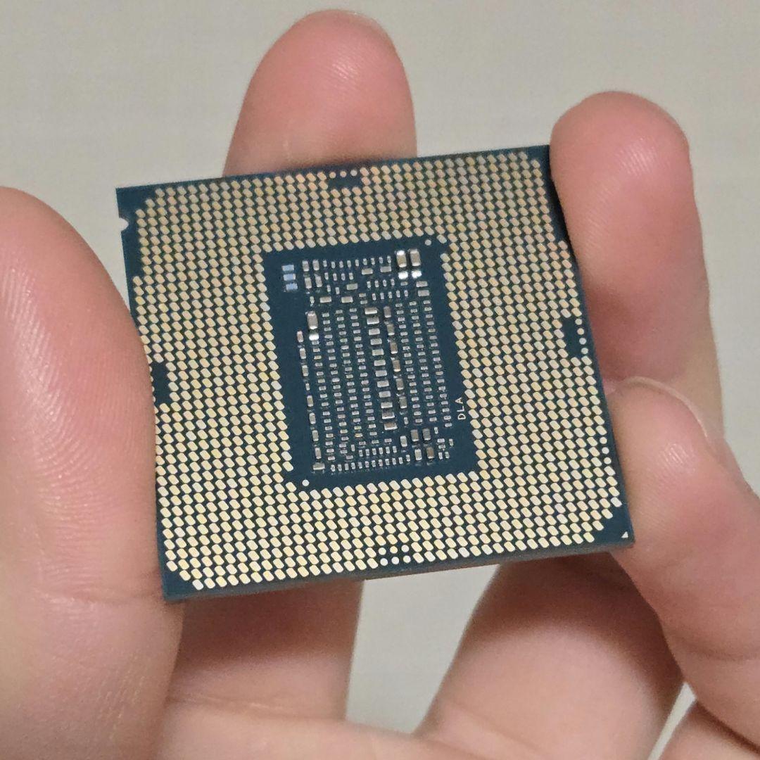 Intel Core i7 9700K プロセッサー（CPU）