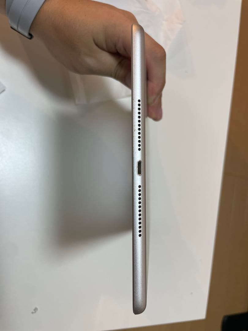 iPad 第6世代　Wi-Fi 32Gモデル