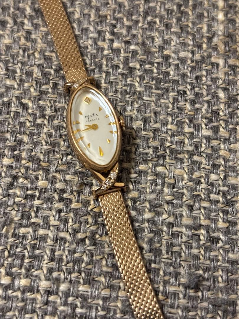 agete 腕時計　オーバルフェイスジュエリーウォッチ　k10 ダイヤモンド