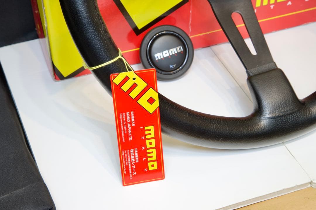 モモ(Momo) ステアリング MOD.08 35パイ BK M-58