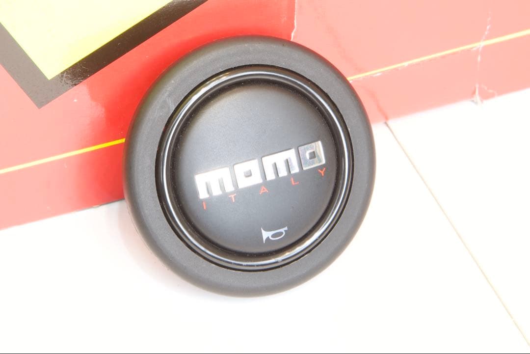 モモ(Momo) ステアリング MOD.08 35パイ BK M-58