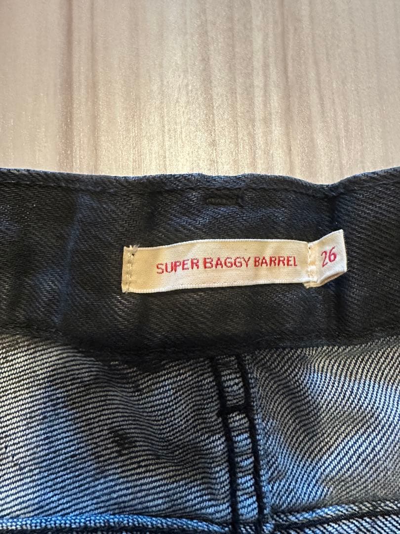 リーバイス SUPER BAGGY バレルジーンズ ブラック　26inch