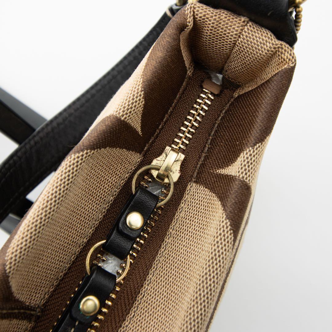 A146【美品】COACH／コーチ　アクセサリーポーチ　ハンドバッグ　シグネチャ