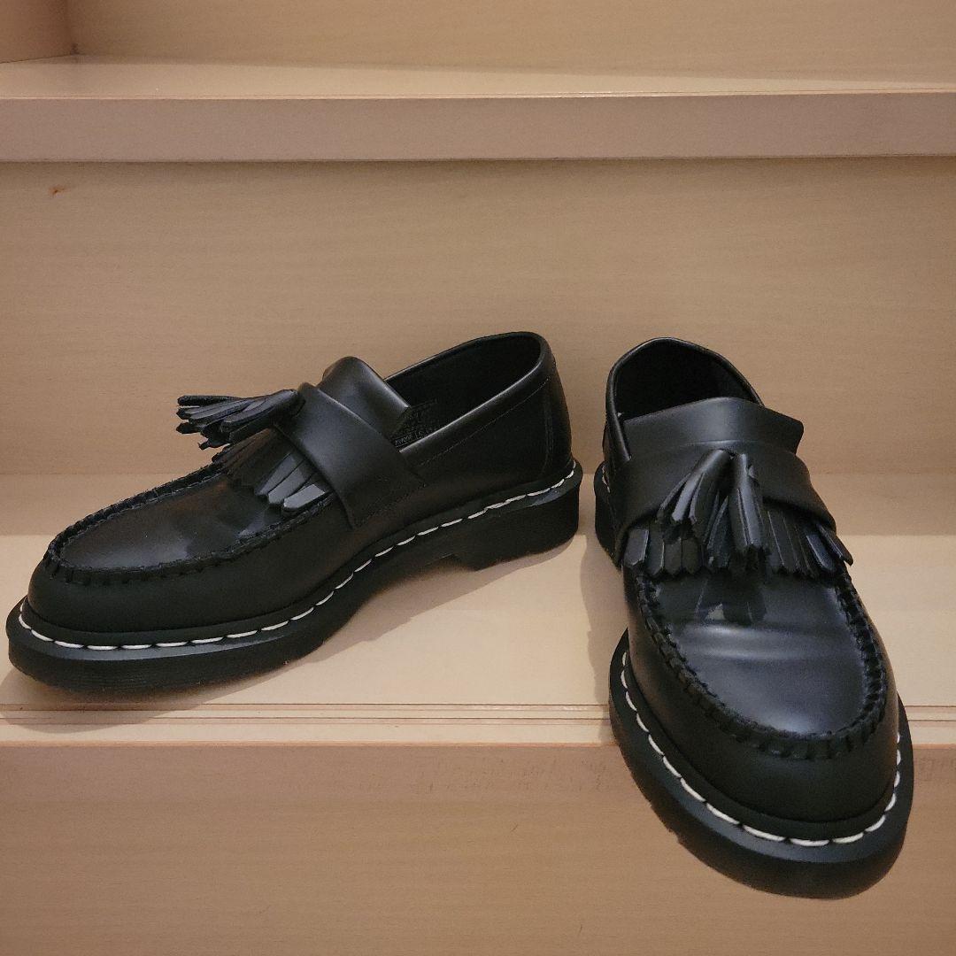 【日本限定】Dr. Martensエイドリアンフリンジローファー白ステッチ革靴