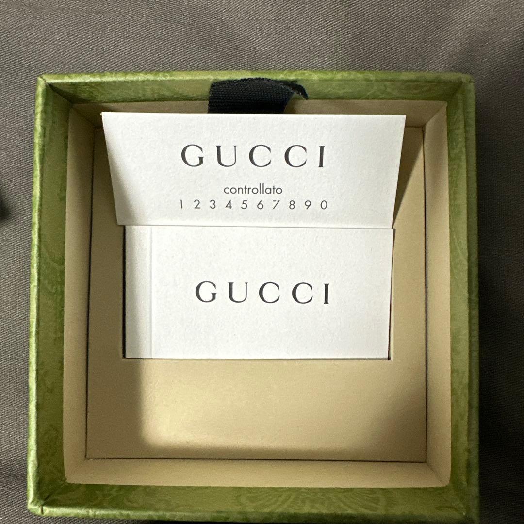 GUCCI シルバー ロゴチャーム ブレスレット