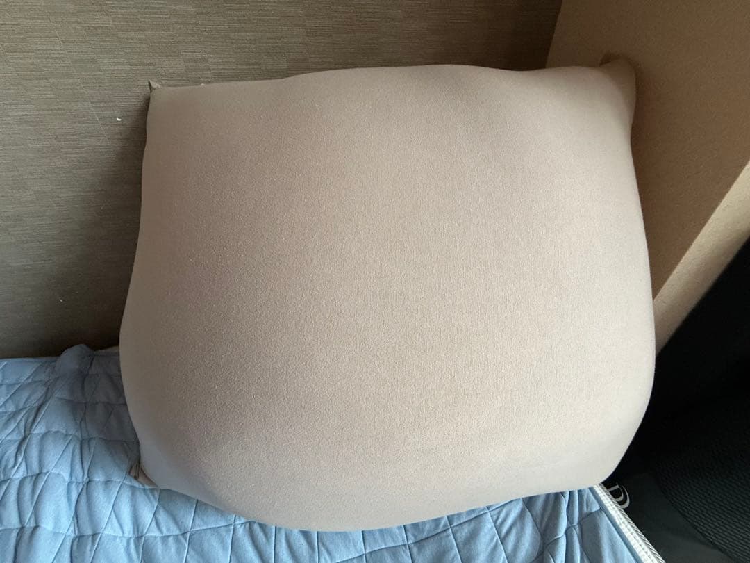 【手渡し希望※ほぼ新品購入／ほぼ使用せず】ヨギボーミニ（ライトグレー）