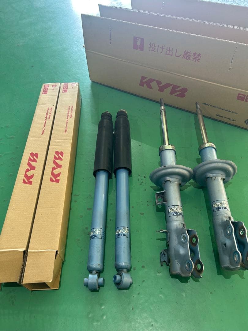 None KYB NEW SR SPECIALショックアブソーバー 4本セット