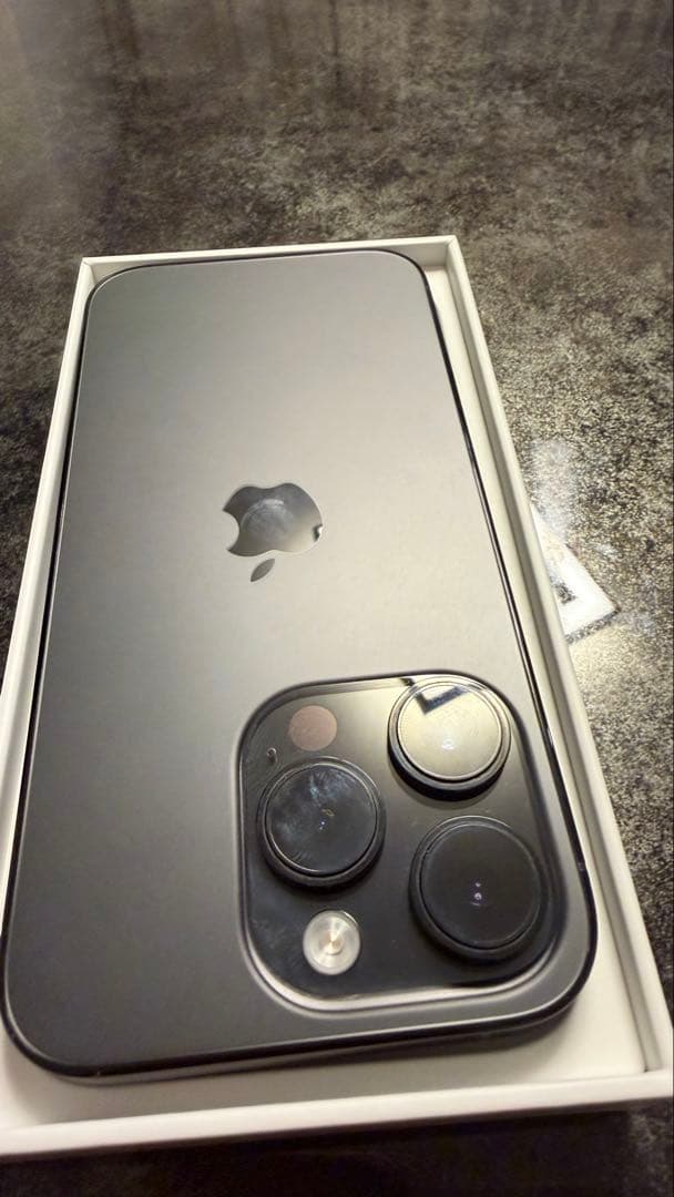 iphone14pro 128GB スペースブラック　ケース6つ付き