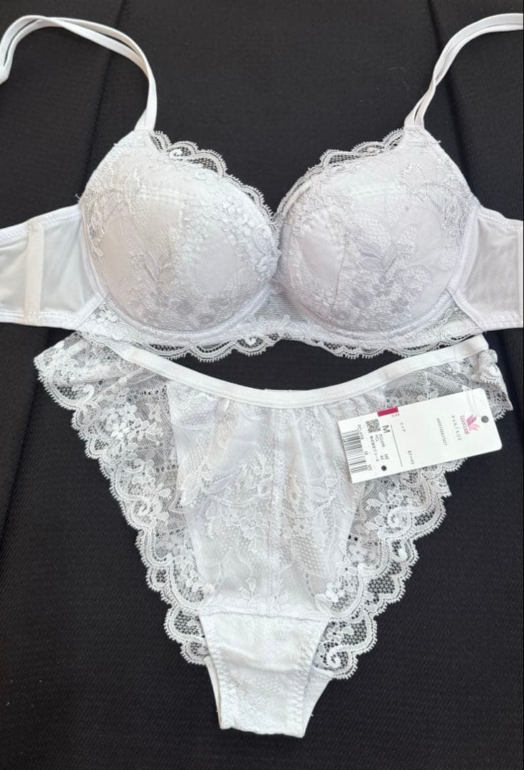 あ☆ PARFAGE ☆D70 豪華上下セット　新品　薄いグレー