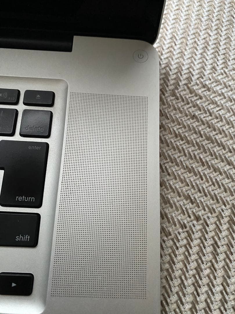 MacBook 17インチ ⭐️超貴重Mac⭐️ CPUもしかしたらCore i7