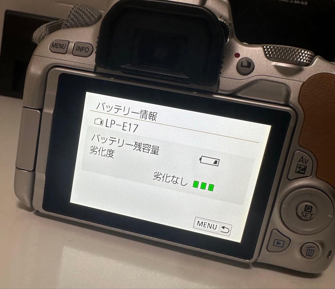 Canon EOS Kiss X9 シルバー レンズ付き