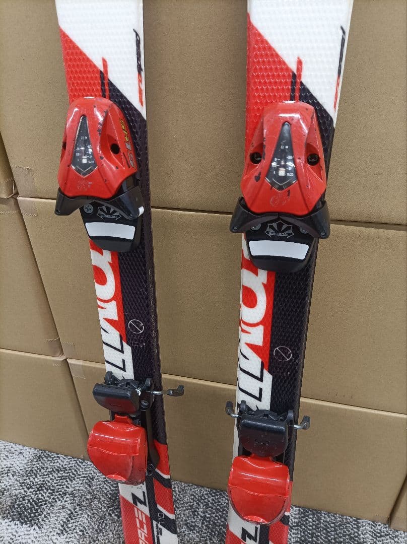 【格安4点セット】ジュニア用スキー 110cm・ブーツ・ヘルメット・ストック