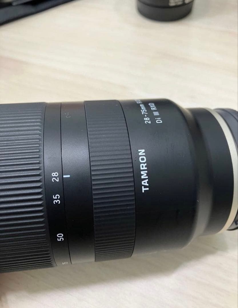 Tamron 28-75mm F2.8 Di III RXDレンズ