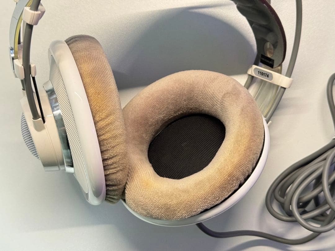 ヘッドホン AKG K701