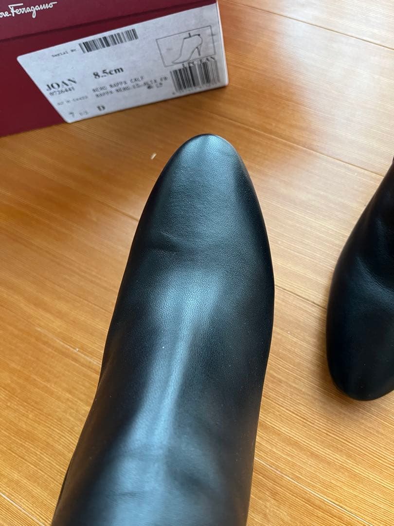 【最終値下】 Salvatore Ferragamo ブラックアンクルブーツ