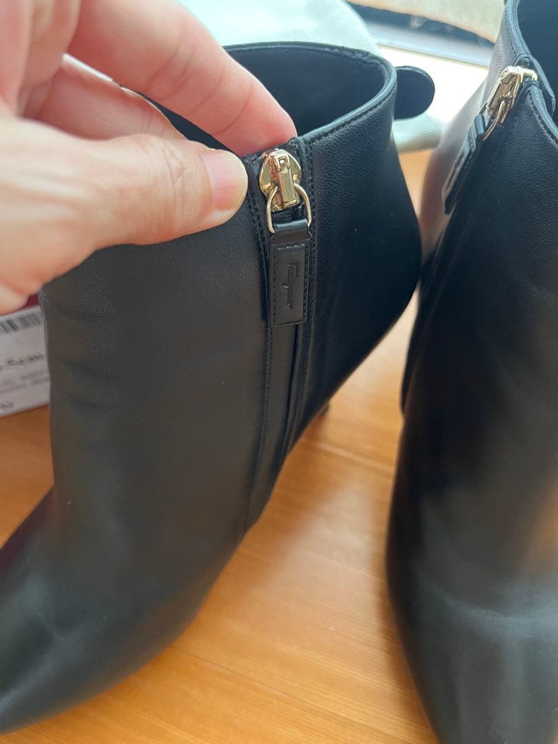 【最終値下】 Salvatore Ferragamo ブラックアンクルブーツ