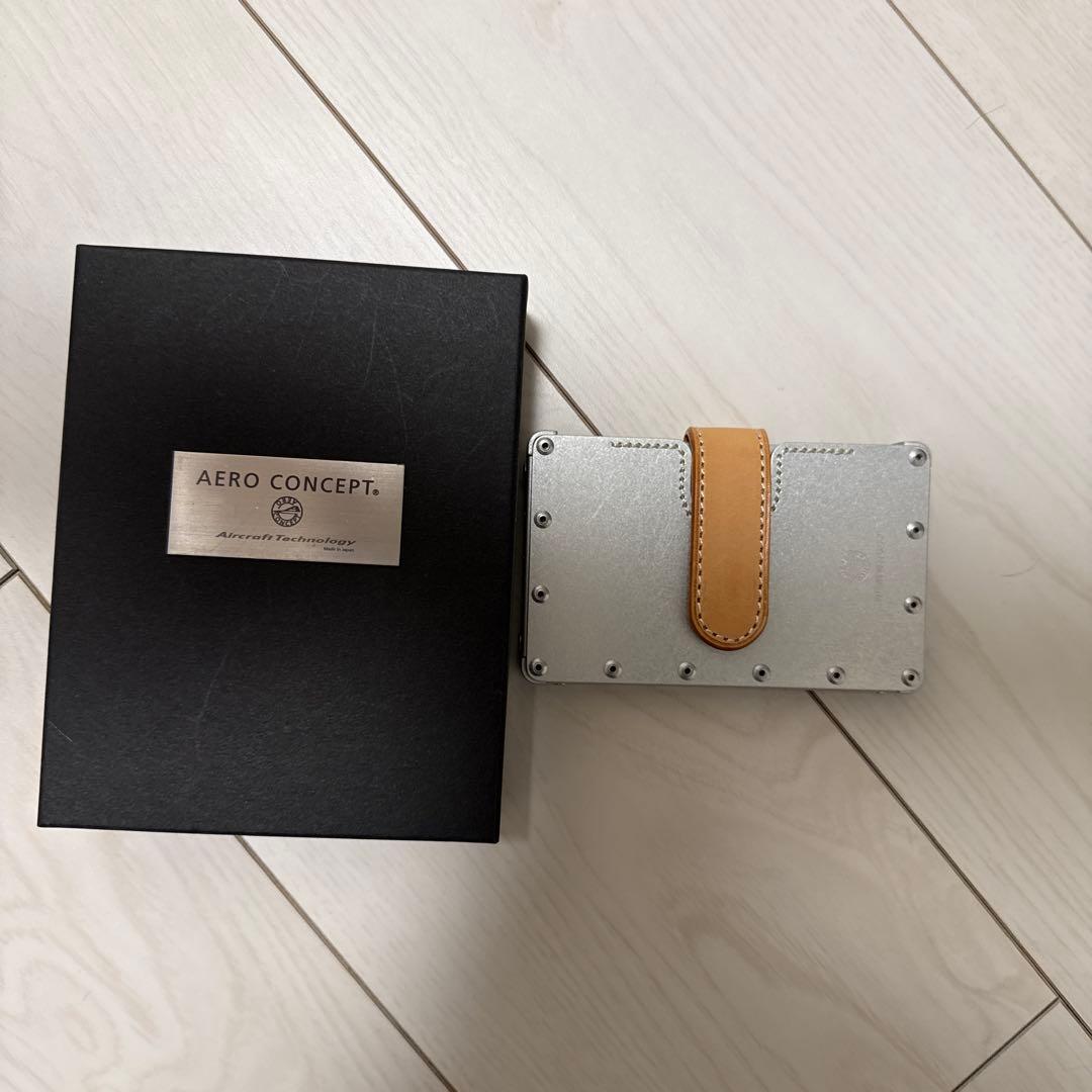 AERO CONCEPT. エアロコンセプト スタッズ付き名刺入れ