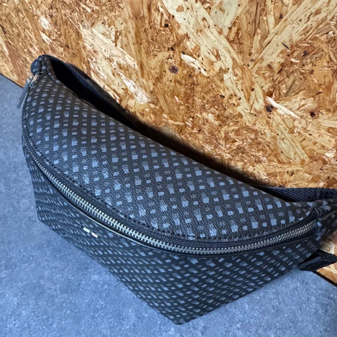 HUGO BOSS ブラック ボディバッグ ウエストバッグ Ray