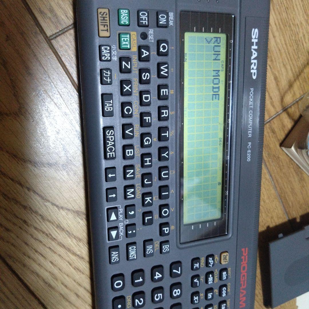 ポケットコンピュータ SHARP PC-E200