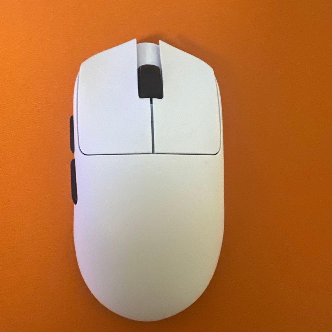 Scyrox V6 ホワイト