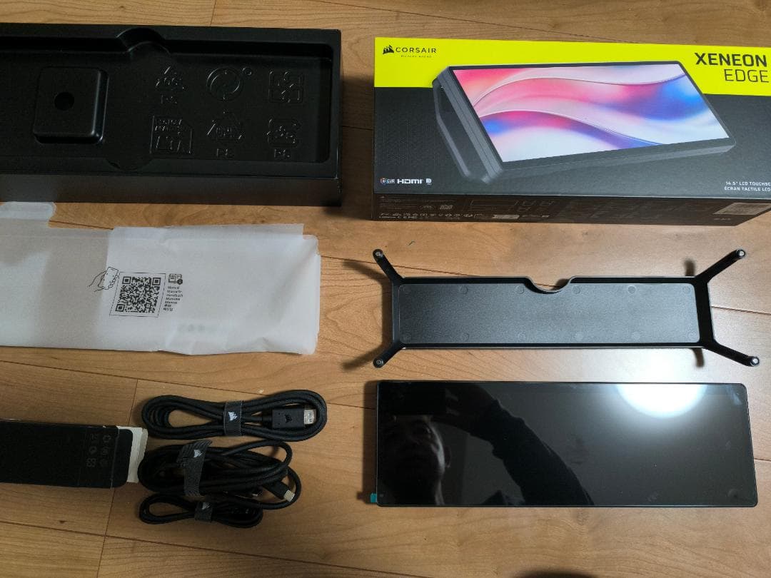 CORSAIR XENEON EDGE 14.5インチタッチスクリーンモニタ