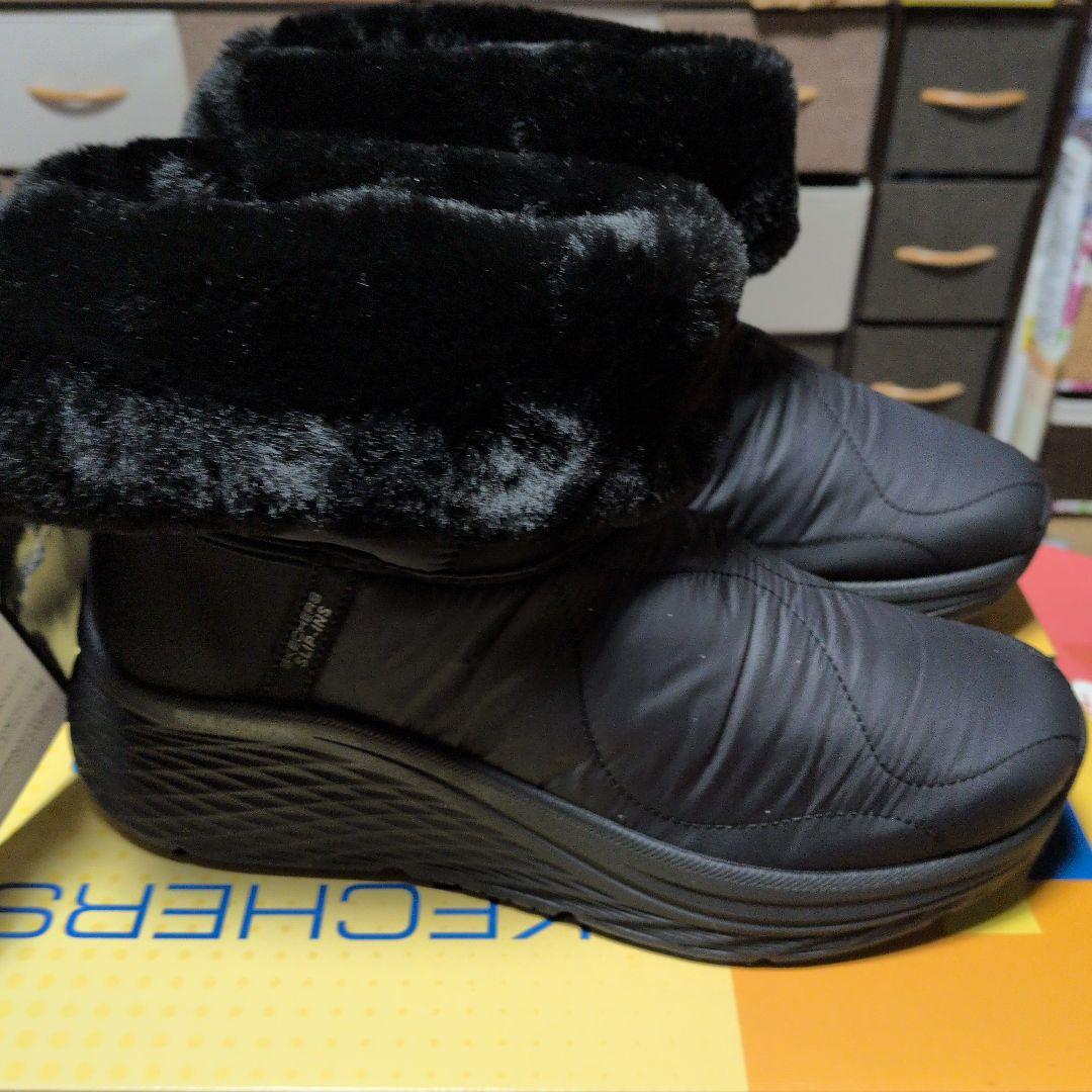 こちらは専用です。 スケッチャーズ ファー付き厚底ショートブーツ 黒24.5