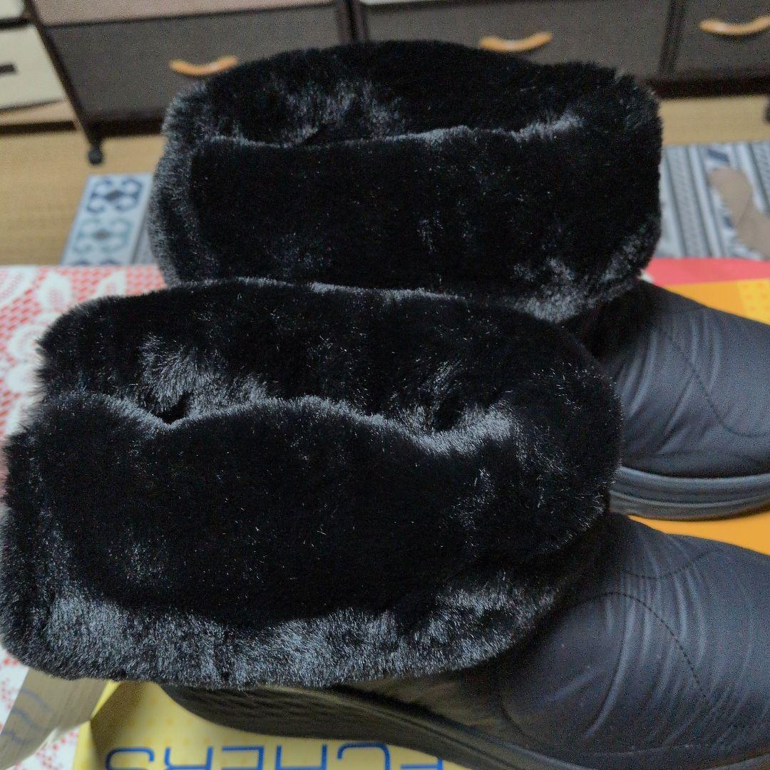 こちらは専用です。 スケッチャーズ ファー付き厚底ショートブーツ 黒24.5