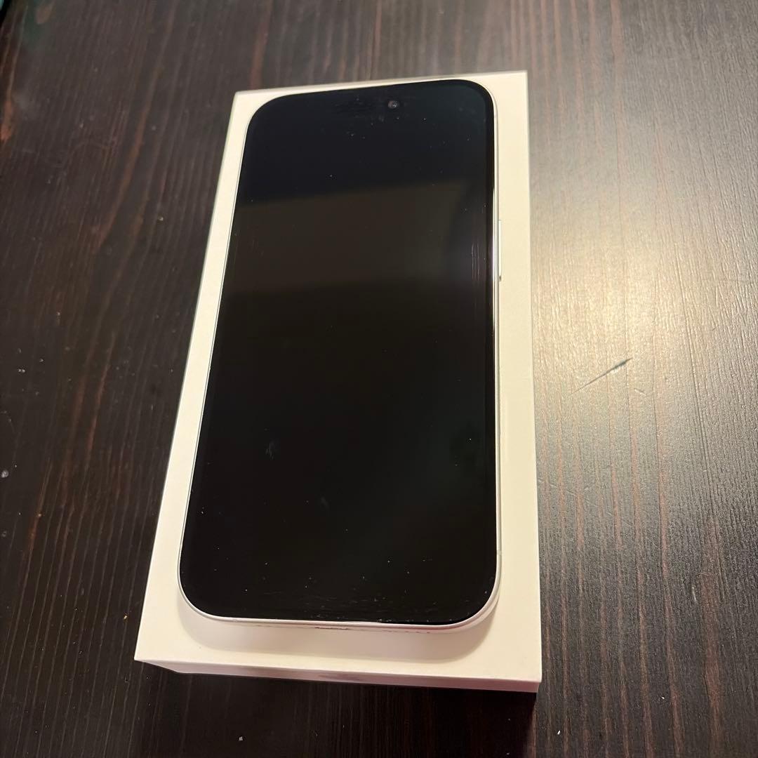 iPhone16 256GB 本体 白 美品 96% 箱付き