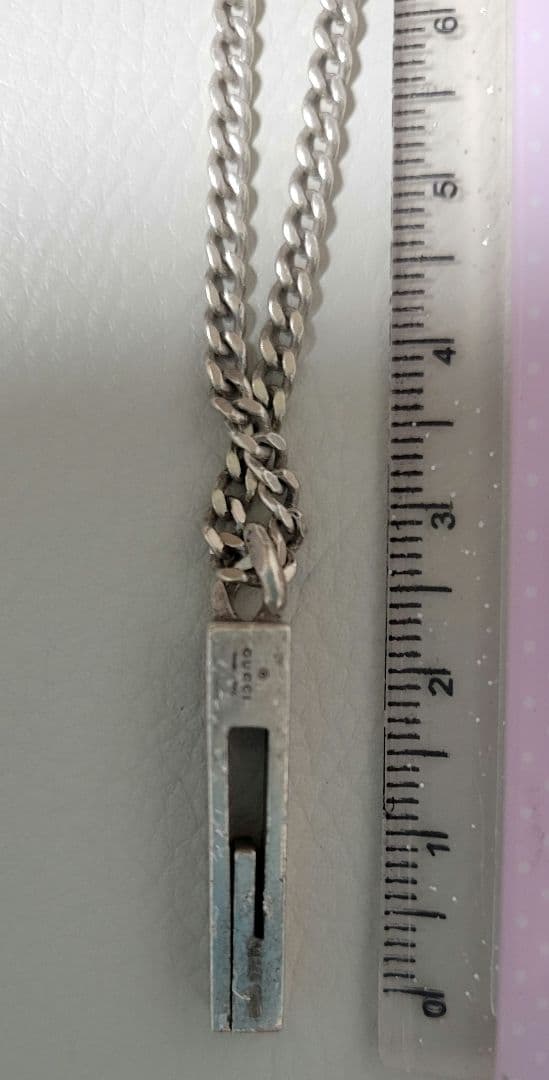 GUCCI　ネックレス　メンズ　カットアウト Gバー ペンダント　シルバー925