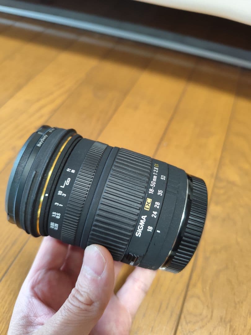 SIGMA 18-50mm EX DC　f2.8