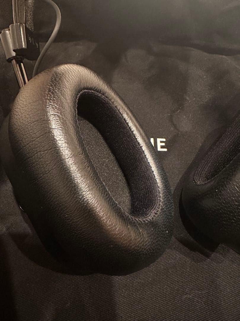 CELINEヘッドフォン / スムースカーフスキン＆ラムスキン トリオンフ