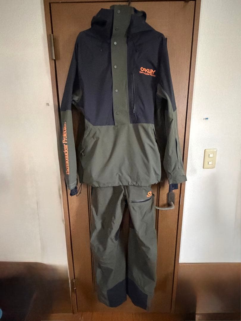 OAKLEY スノーボードウェア