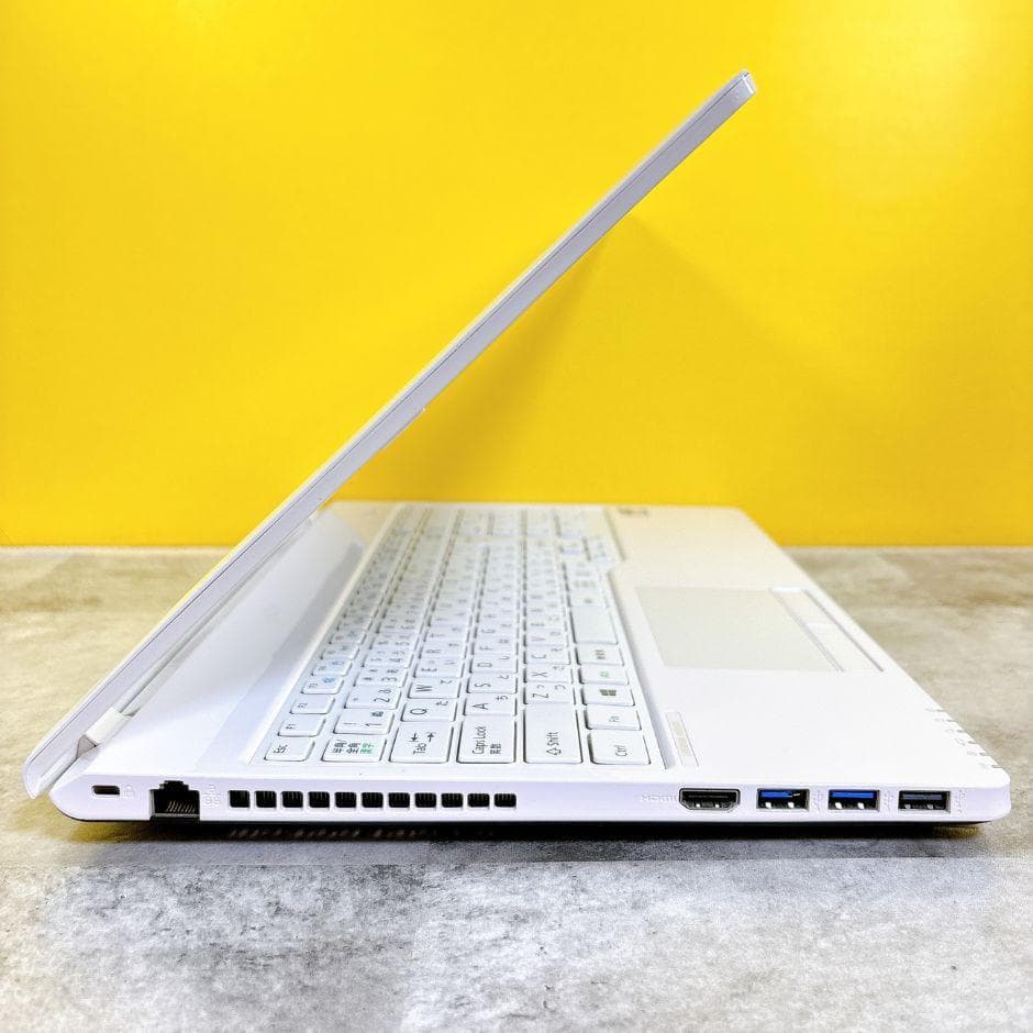 かわいい白❣快適ノートパソコン✨SSD搭載 カメラ付き 薄型 Windows11