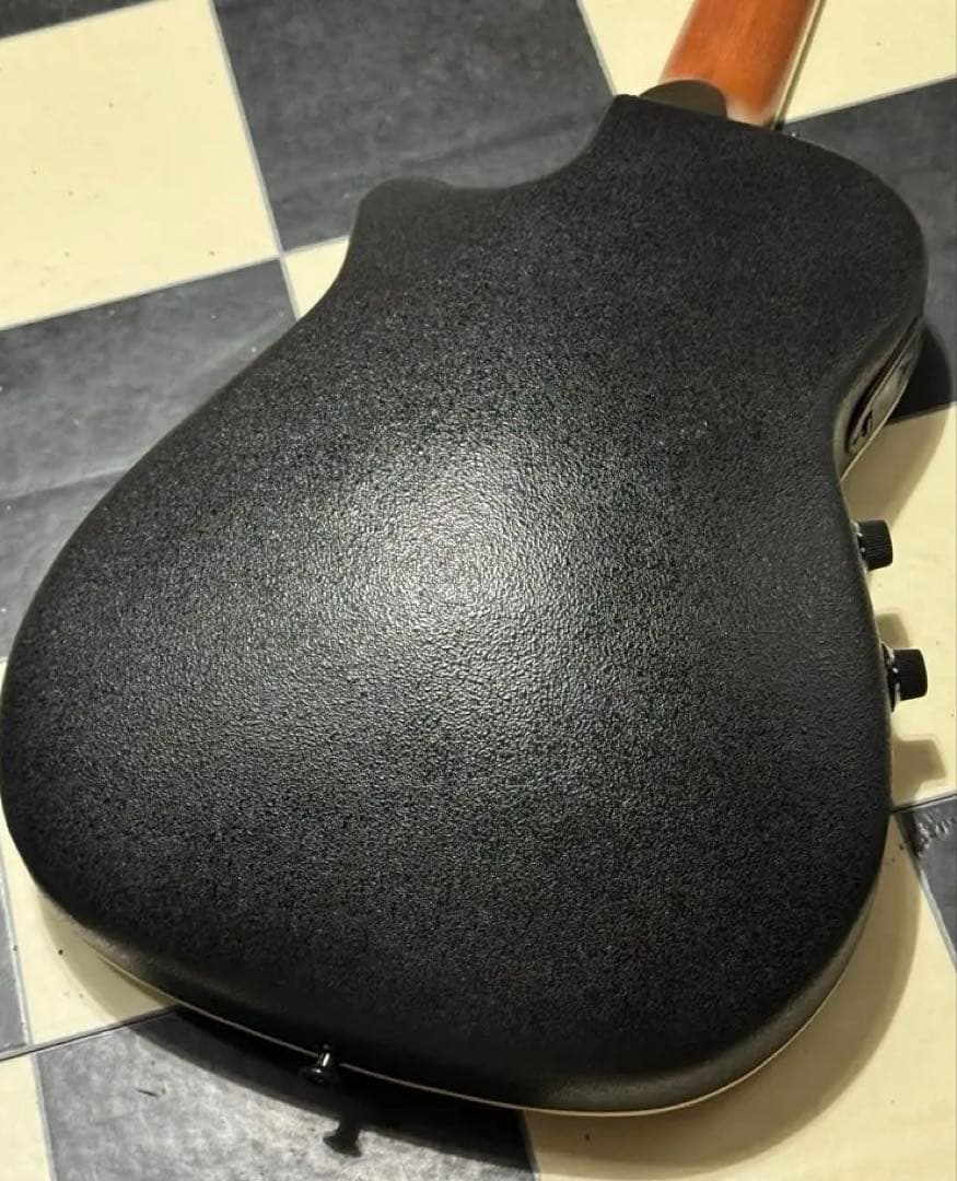 わ*様 pro Martin カスタム　エレアコ スピーカー内臓トラベルギター