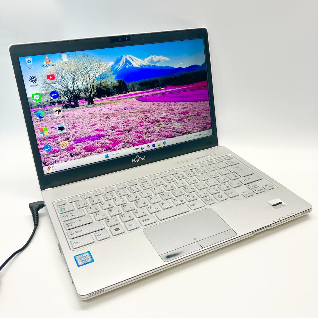 コンパクト ホワイト☆フルHD❣️カメラ DVD 最新Win11 ノートパソコン