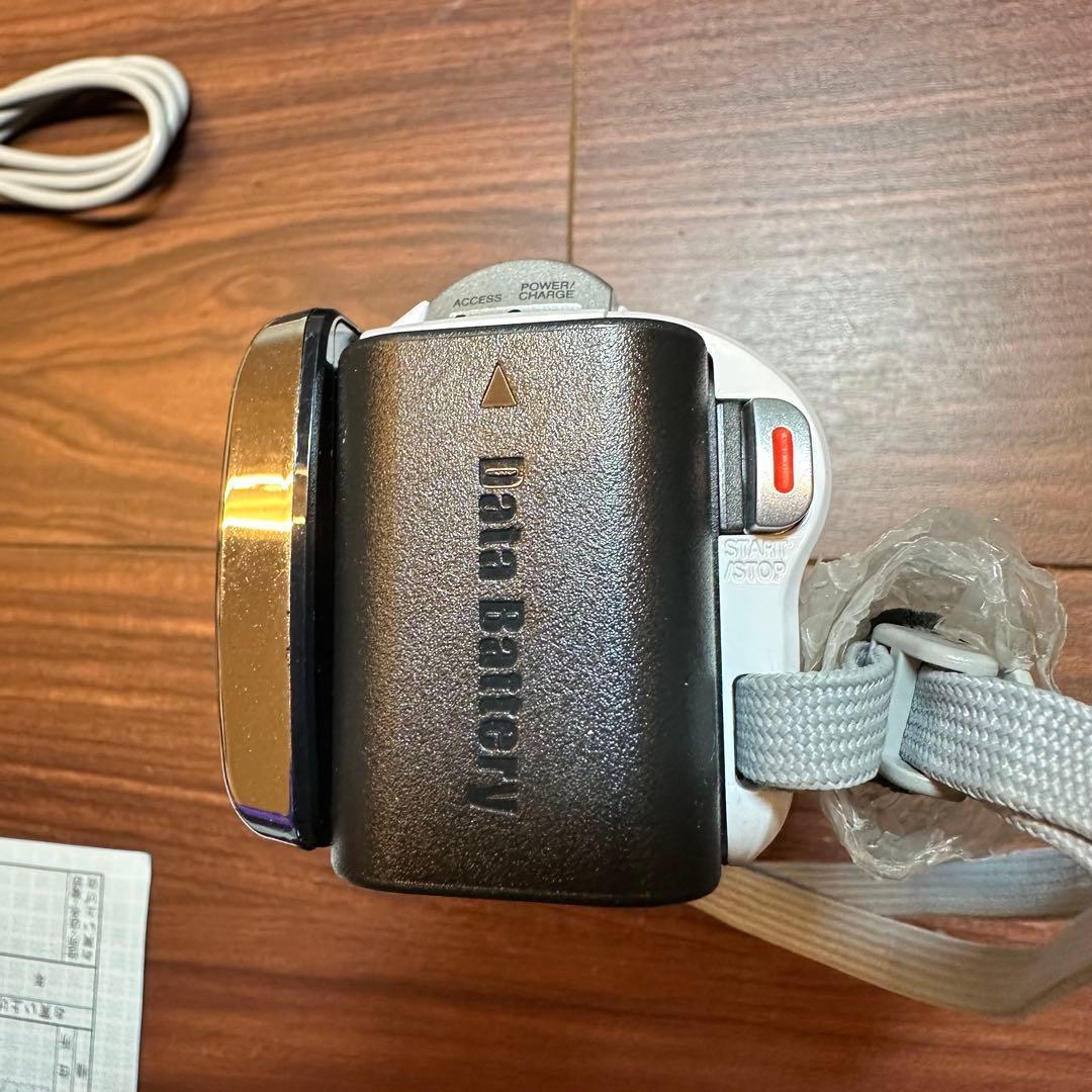 JVC Everio GZ-HM33 ホワイト ビデオカメラ 5512